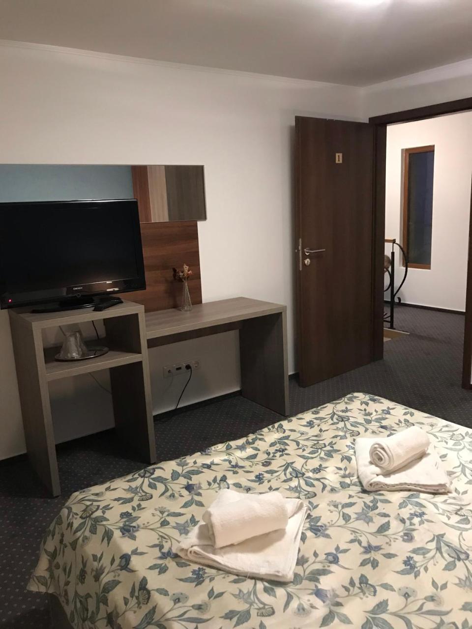 Complex Summertime Hotell Cavnic Eksteriør bilde